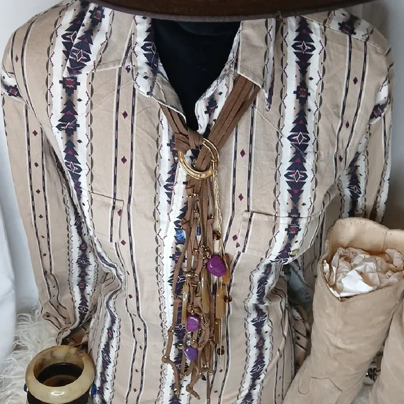 COWGIRL: Western Shirt - Picture 9 of 16